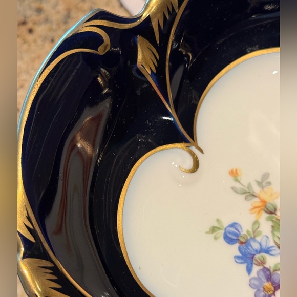 JLMENAU GRAF VON HENNEBERG porcelain pedestal cake plate - Picture 5 of 12